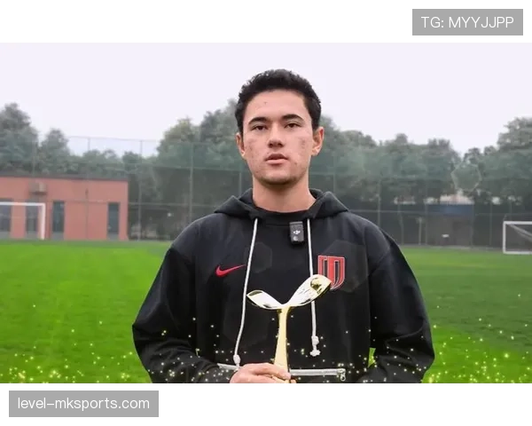 新生代强势崛起,足坛新星闪耀赛场引关注 新生代强势崛起,足坛新星闪耀赛场引关注