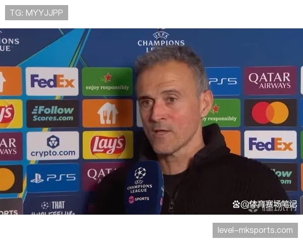 恩里克战术执行力显著提升,球队表现持续回暖引发关注 恩里克战术执行力显著提升,球队表现持续回暖引发关注