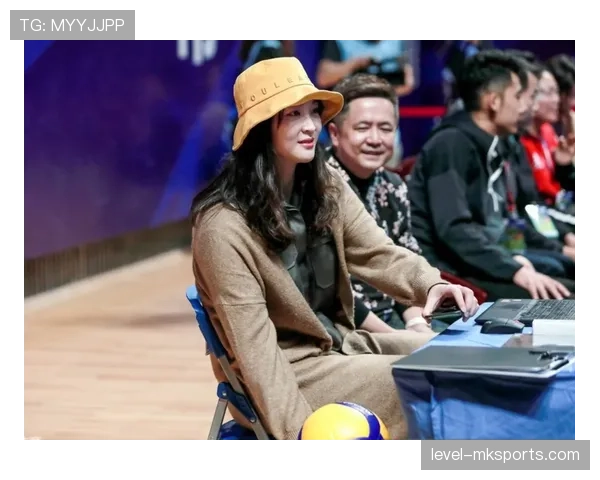 龚翔宇家的冰箱里塞满了蛋白粉，连饮料都得排队